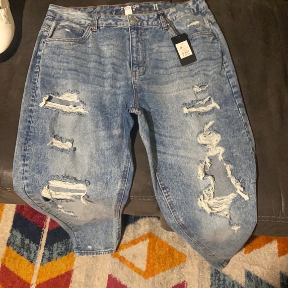 Refuge Denim 90’s inspired MoM jeans - Picture 1 of 2